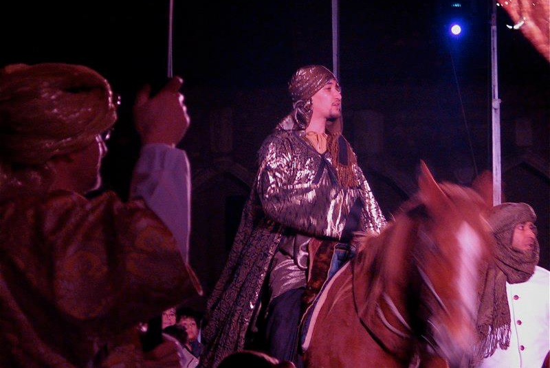 ili Yes riding a horse